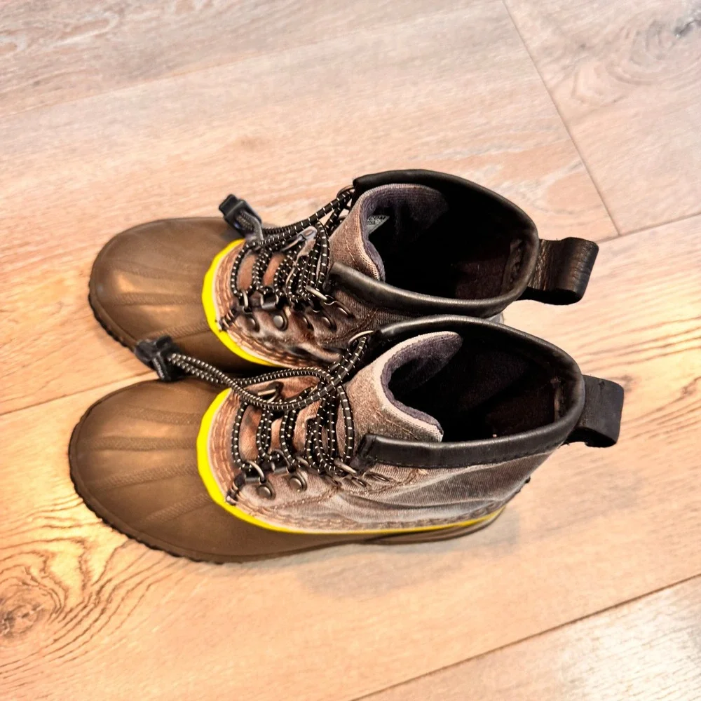 Sorel Cheyanne II Duck Kids Winter Snow Boots Size 2 Youth‎ Grey Elastic Laces